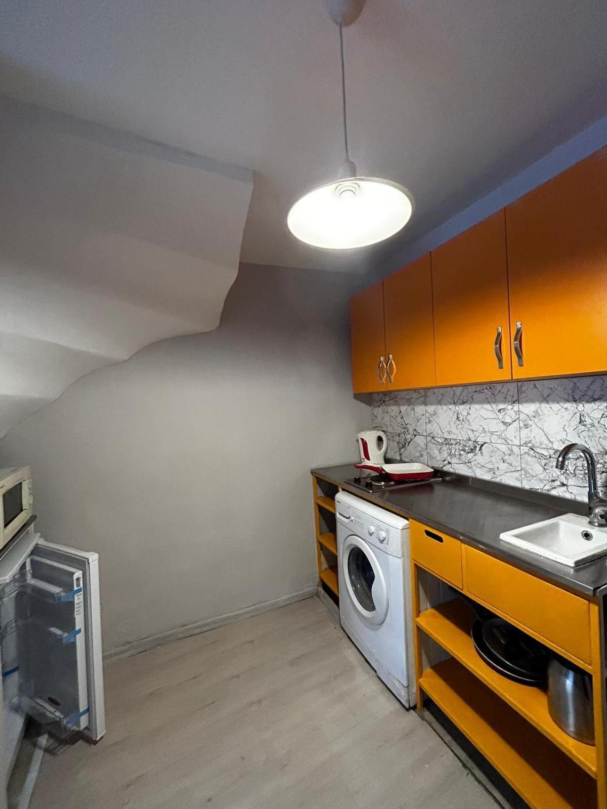 I1 House *