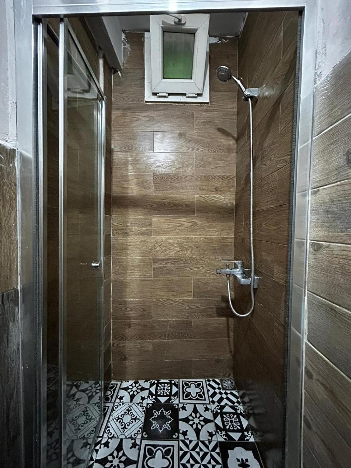 I1 House Apartment *